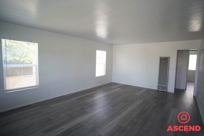 Building Photo - Charming Remodeled Home in Benton Park!