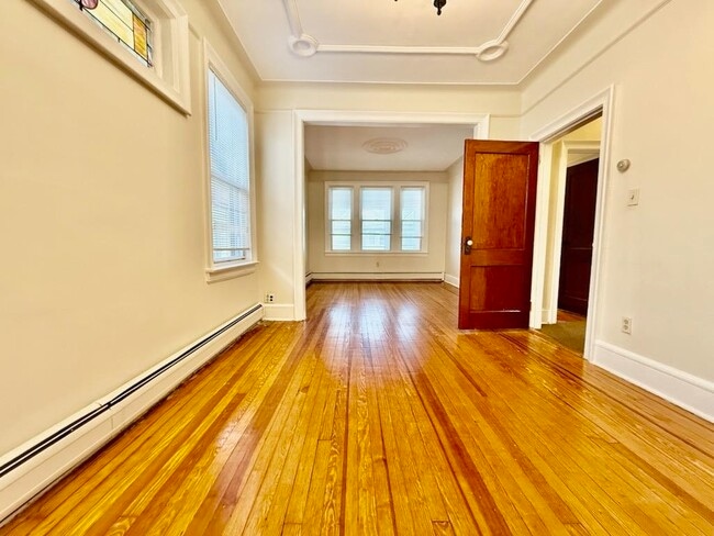 Foto del edificio - 315 ARMSTRONG Ave