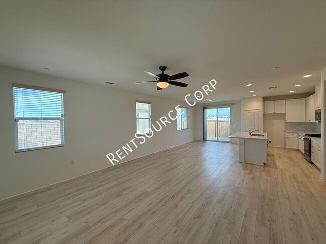 Foto del edificio - 3717 Santa Monica Ct