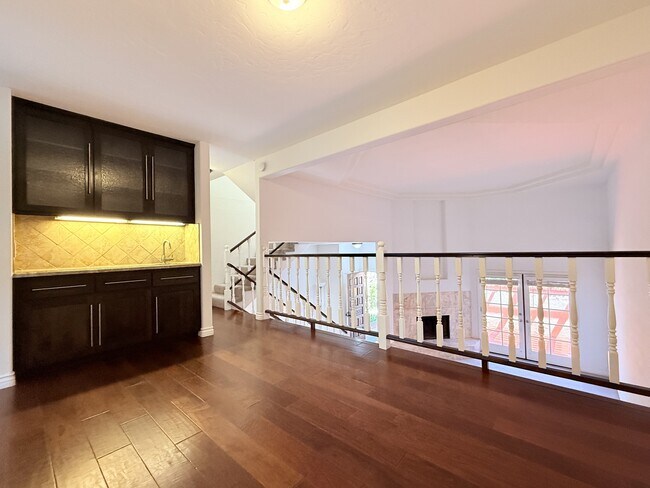 Building Photo - 2561 Navarra Dr