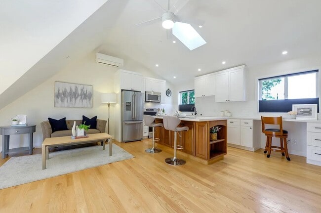 Foto del edificio - 421 Harrison Ave