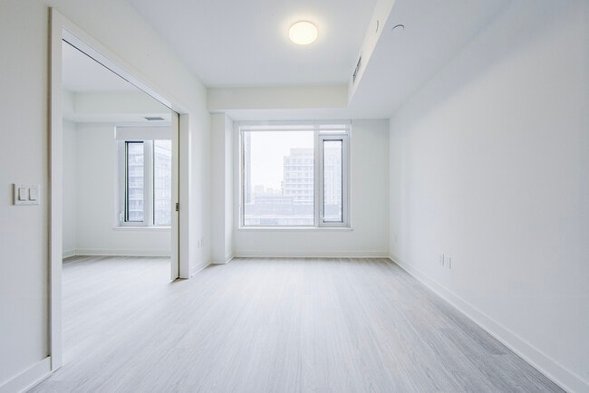 Building Photo - 11 Yorkville Avenue