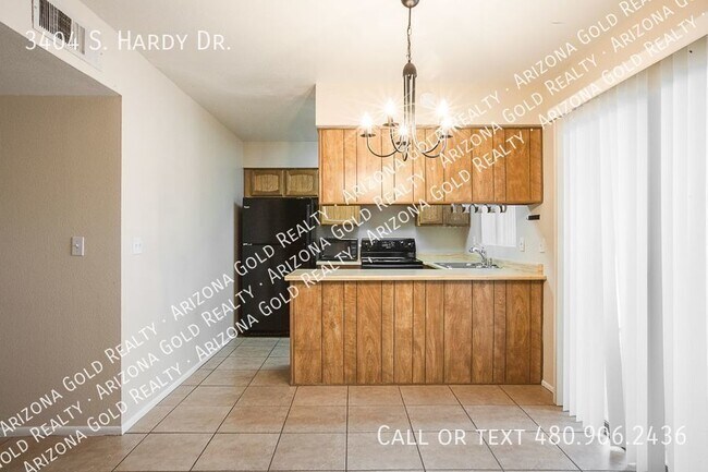 Foto del edificio - 3404 S Hardy Dr