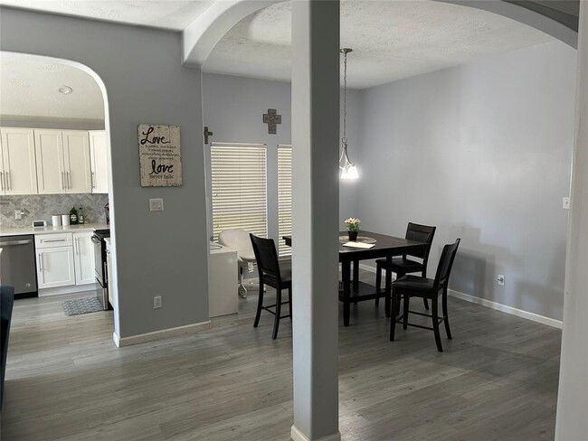 Foto del edificio - 5007 Bridgecrossing Ct