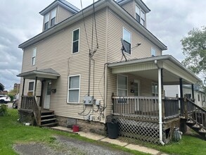 Building Photo - 127 W Poplar St