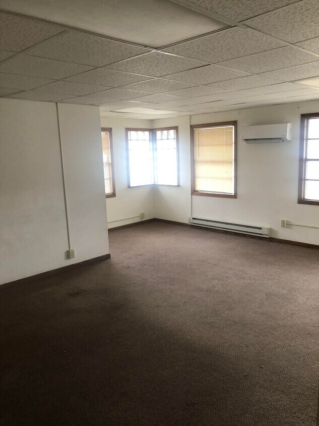 Foto principal - Large 4 Bedroom 2 bath