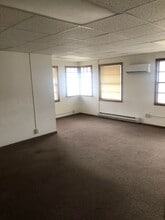 Building Photo - 930 W 3rd St