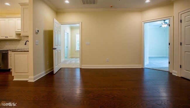 Foto del edificio - 1 br, 1 bath Condo - 1204 Village Blvd SE