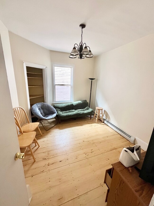 Building Photo - 87 Hillside St