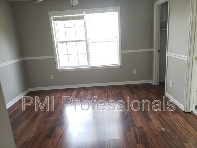 Foto del edificio - 3504 Randolph Ct