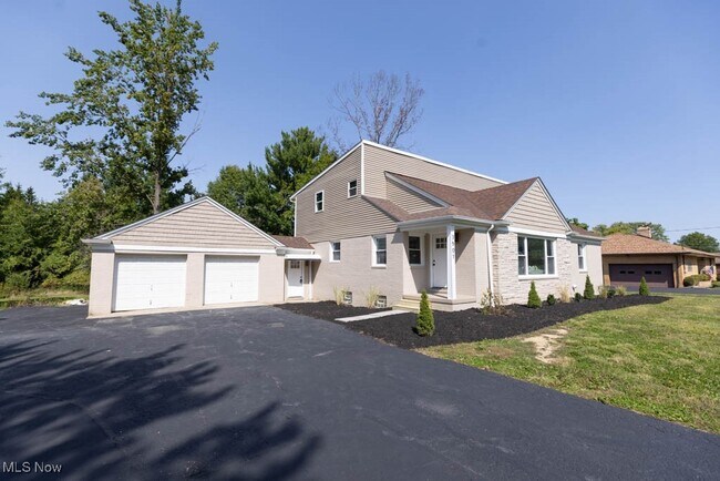 Building Photo - 3501 Oakes Rd
