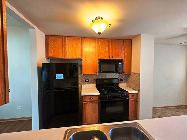 Building Photo - 2944 White Thorn Cir