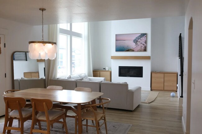 Foto del edificio - Modern 3 Bedroom Saratoga Springs Home!