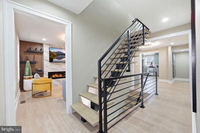 Foto del edificio - 6314 Barrs Ln