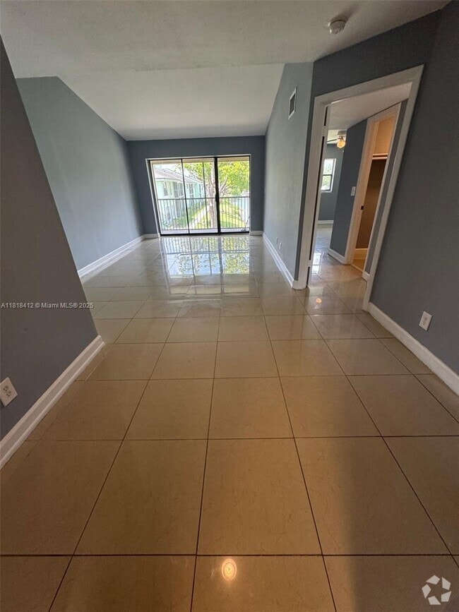 Building Photo - 8787 NW 39th St