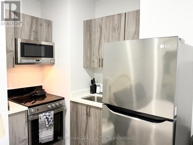 Building Photo - 4701 River Rd