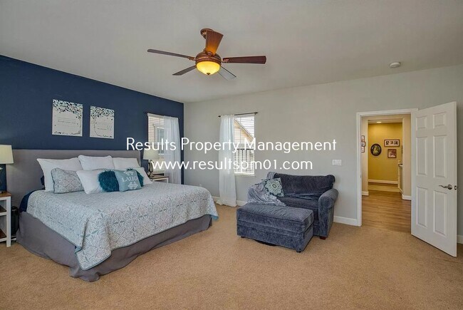 Foto del edificio - Spacious and upgraded 4 Bed 3 Bath Roseville Home