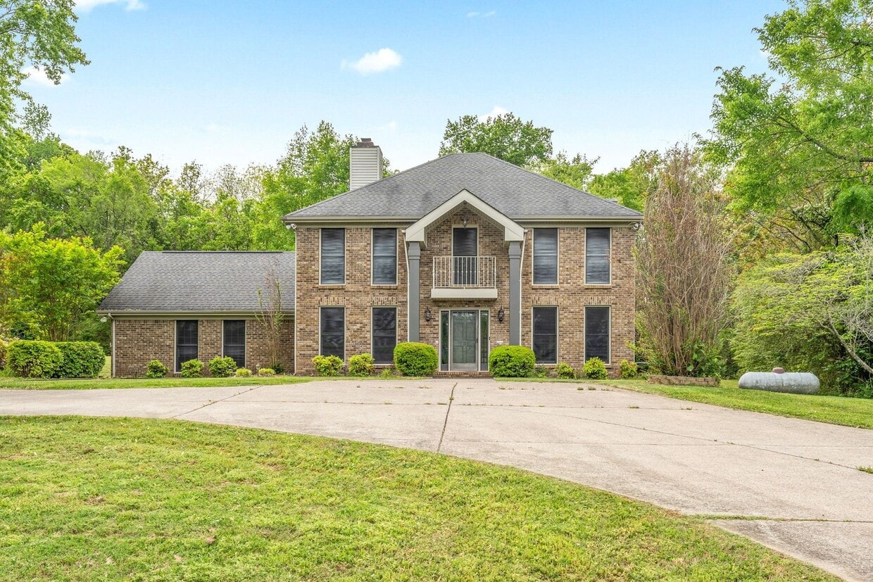 108 Rolling Meadow Dr, Clarksville, TN 37040 House Rental in