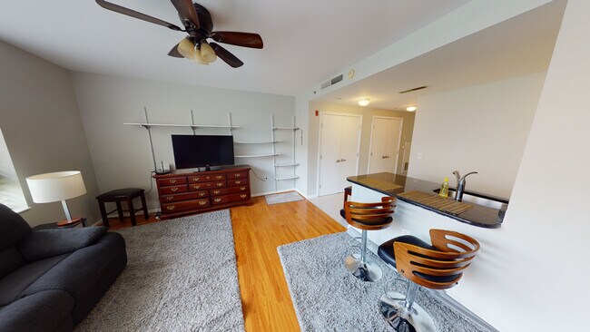 Foto del edificio - 355 I St SW