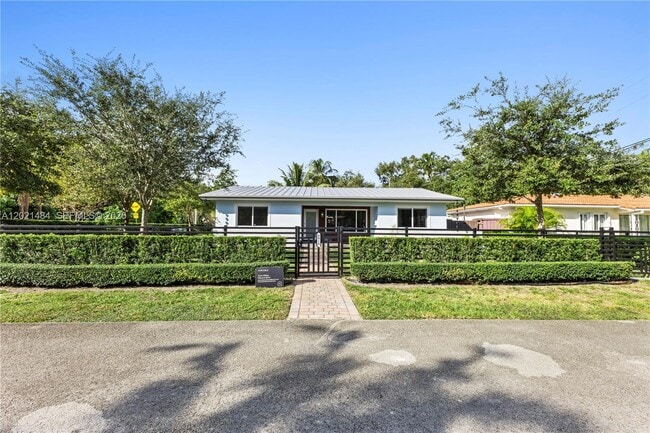 Building Photo - 8910 NE 9th Ct