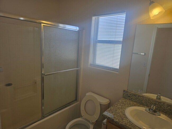 Foto del edificio - 3 bedroom home