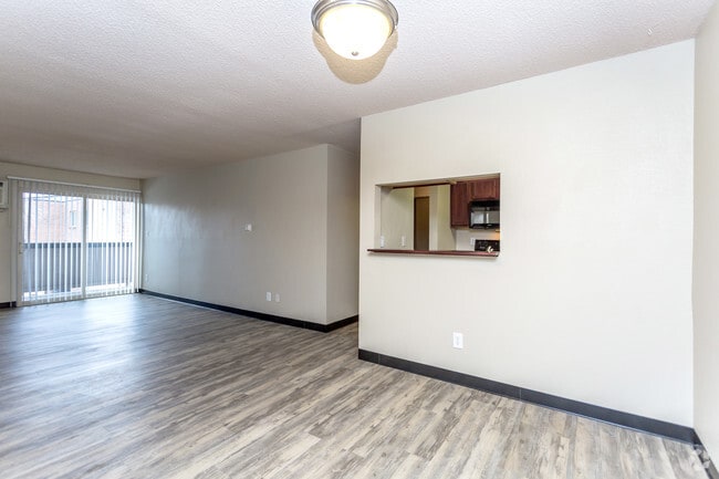 1HAB, 1BA - B1 - Stone Garden on Birch