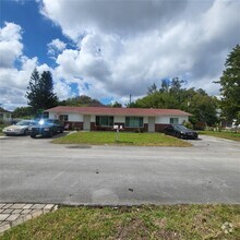 Building Photo - 2000 SW 96th Ave