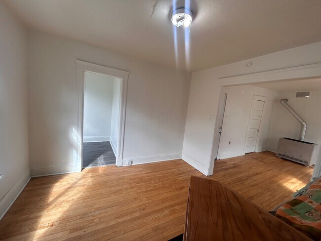 Foto del edificio - 514 E 6th St