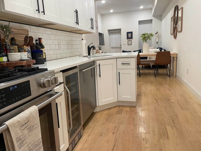 Foto del edificio - 27 Belmont Ave