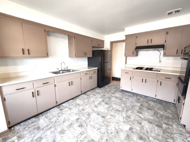 Foto del edificio - 4272 N 91st St