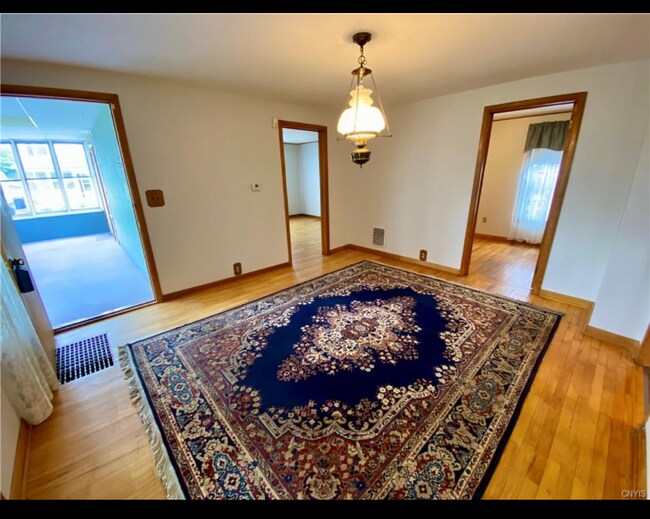 Building Photo - 204 Charles Ave