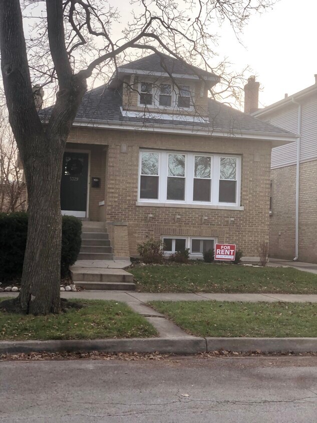 5329 W Ardmore Ave, Chicago, IL 60646 Townhome Rentals in Chicago IL