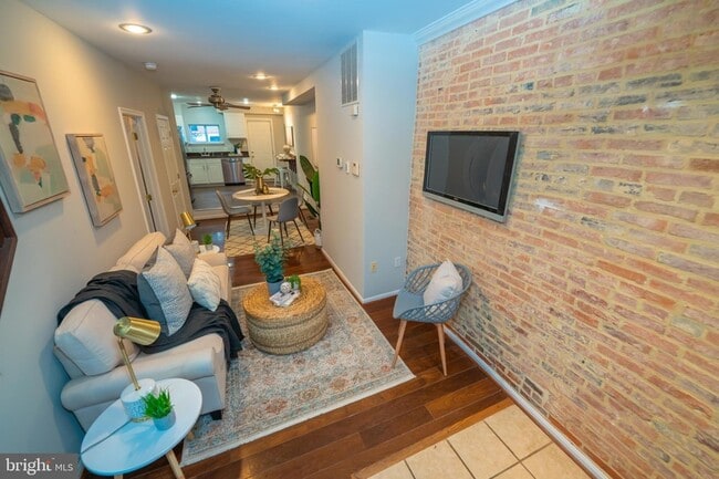 Photo - 1119 Race St Townhome