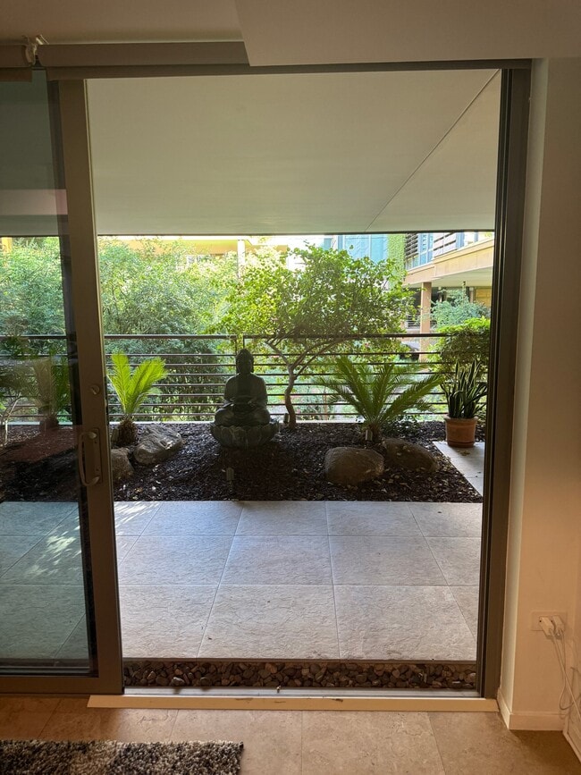 Building Photo - 7167 E Rancho Vista Dr