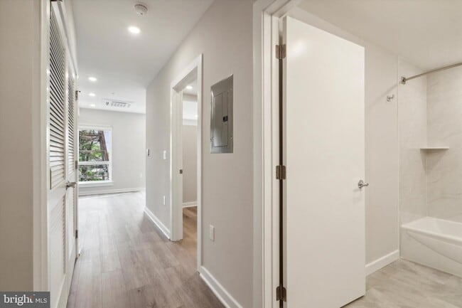 Foto del edificio - 3449 Scotts Ln