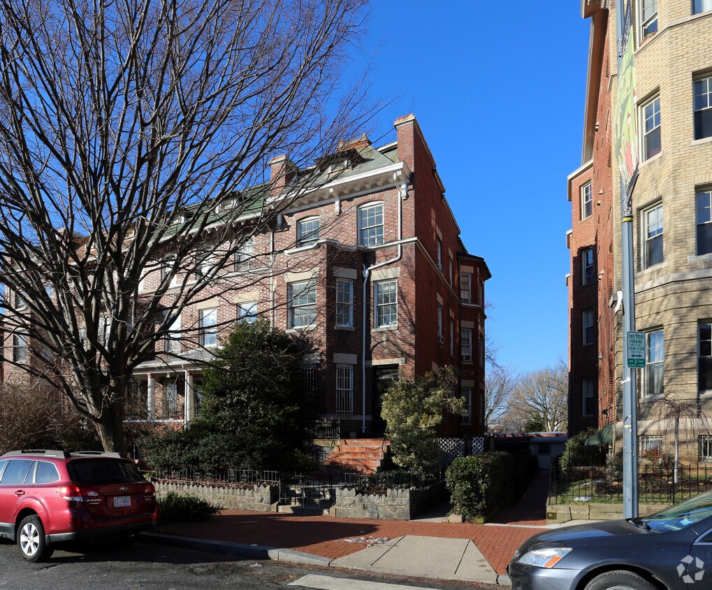 Primary Photo - 3210 17th St NW