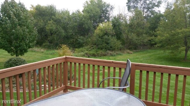 Foto del edificio - 3 br, 3 bath Townhome - 15607 Josephine St