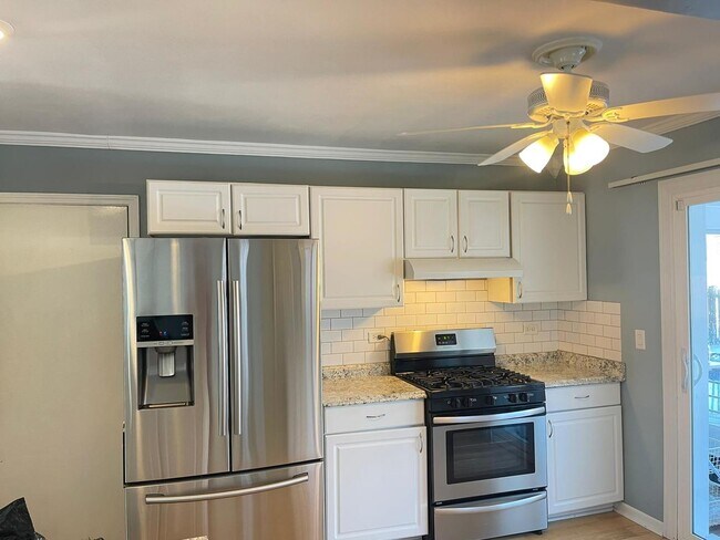 Building Photo - 2426 Red Bud Ln