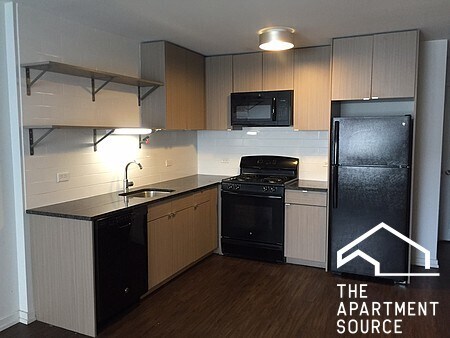 Foto del edificio - 6134 N Kenmore Ave