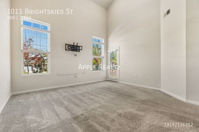 Building Photo - 1011 Brightskies St