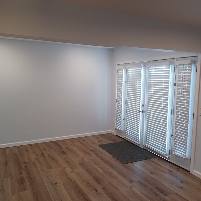 Entryway - 751 Jewell Dr