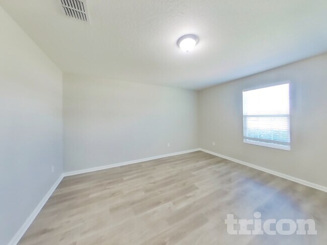 Foto del edificio - 77013 Birdseye Ct