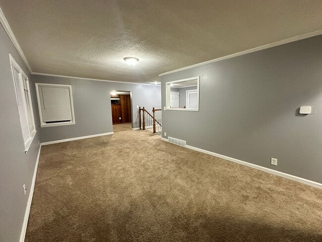 Building Photo - 1311 W 27th St S