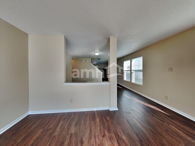 Foto del edificio - 1212 N Aberdeen Dr