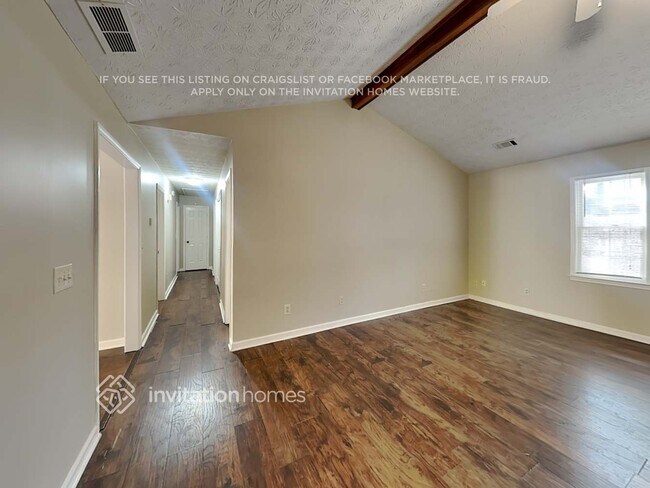 Foto del edificio - 2634 Laurel Woods Ln SE