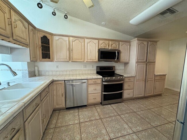 Building Photo - 11518 SW 172nd Terrace