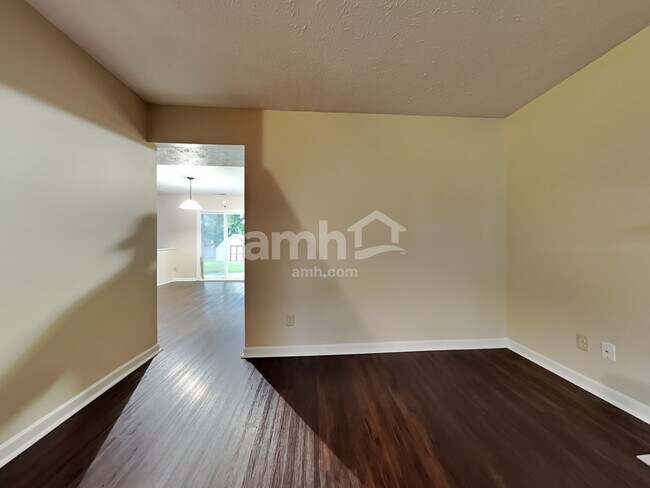 Foto del edificio - 1085 Sunmeadow Circle