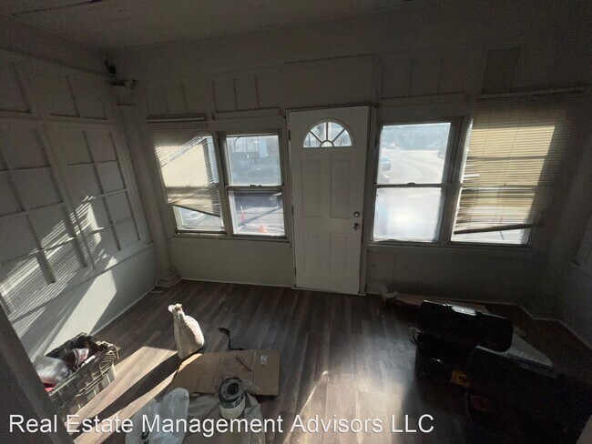 Building Photo - 3 br, 1 bath House - 1903 S 65th St
