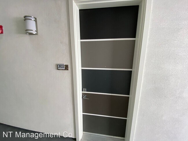 Building Photo - 3 br, 2 bath Apartment - 11929 Courtleigh ...