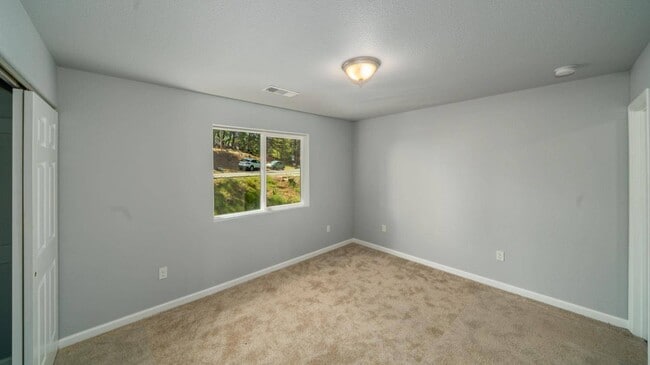Building Photo - 16378 Patricia Way